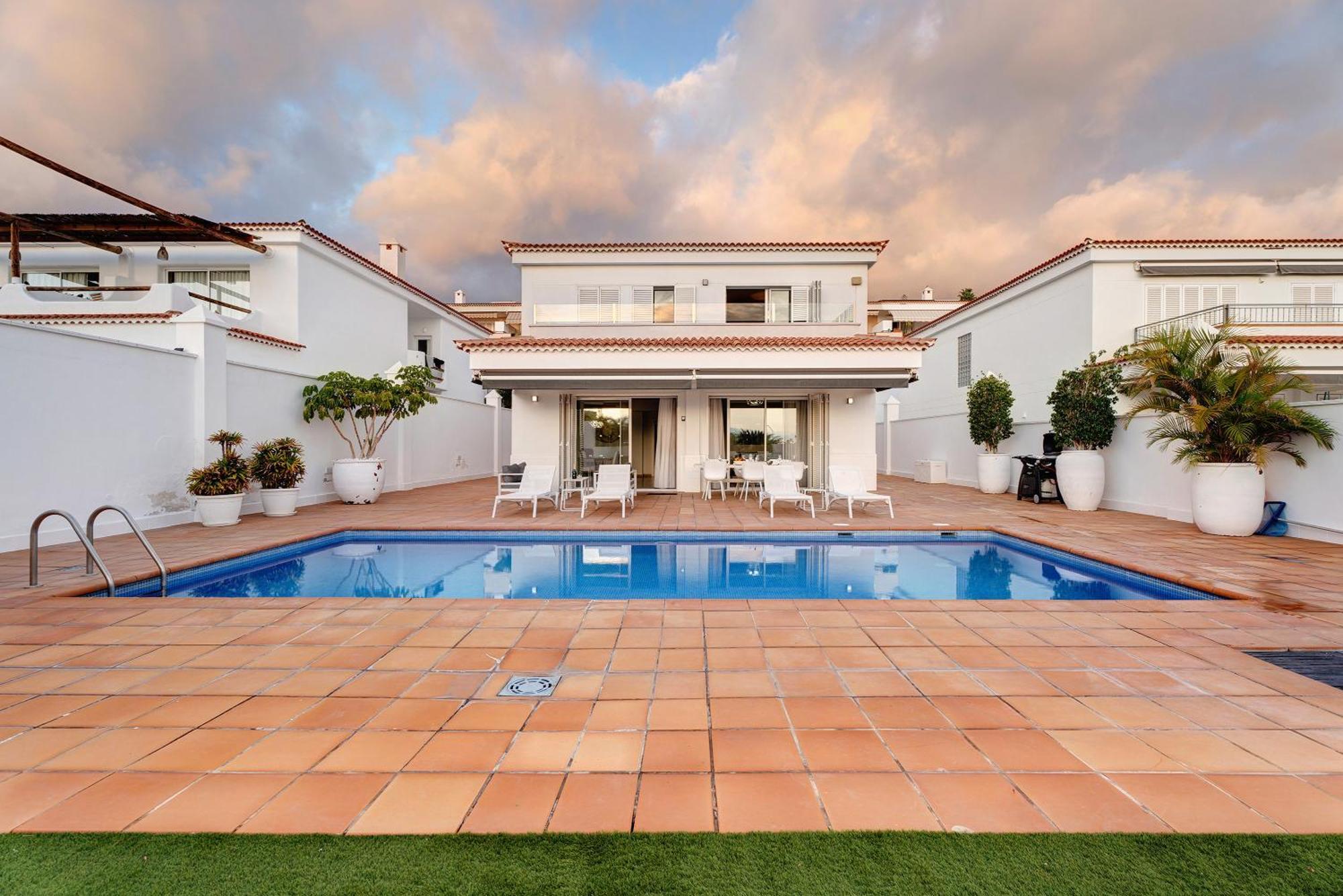 Espectacular Villa Aurora By Paramount Holidays 푸에르토 데 산티아고 외부 사진