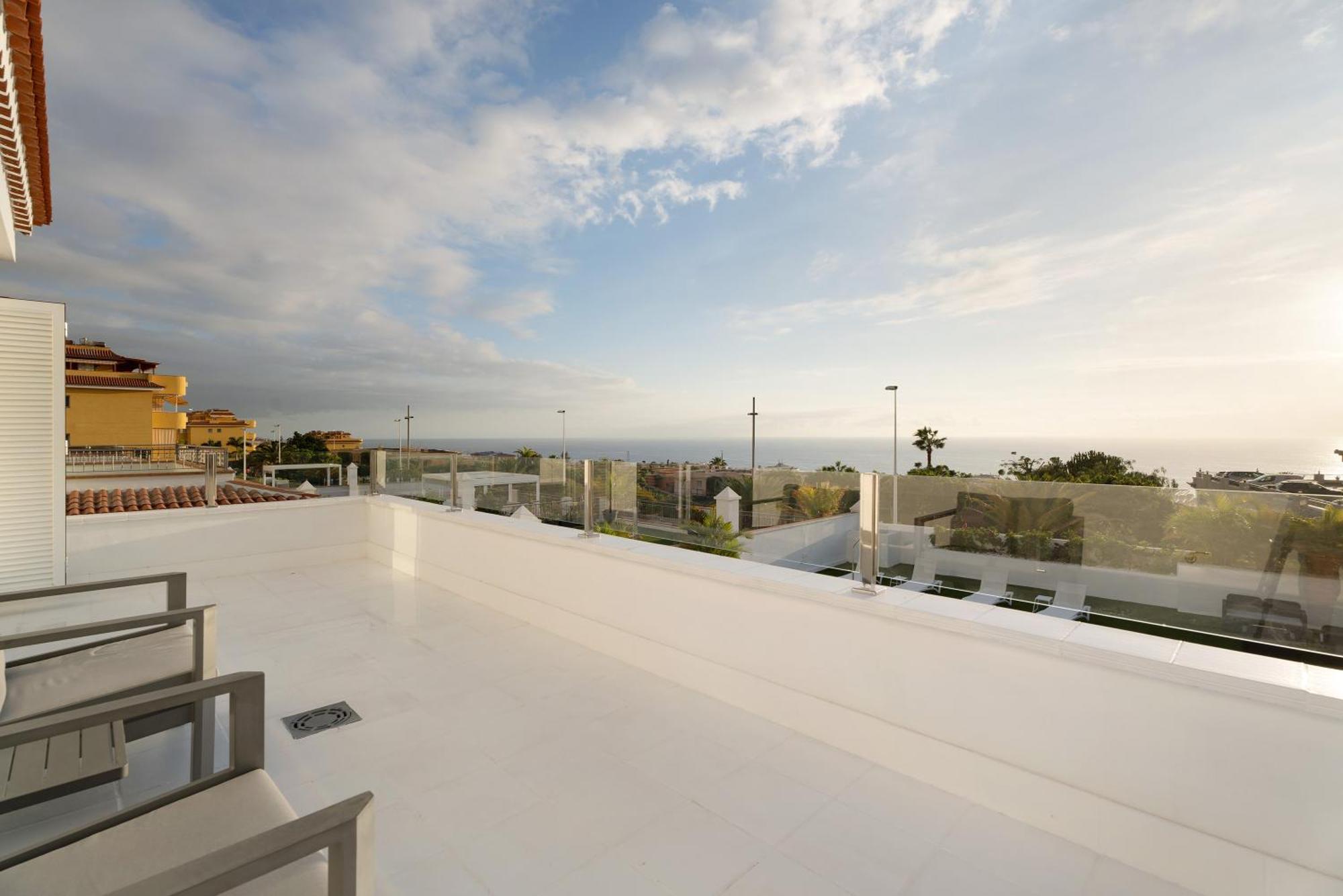 Espectacular Villa Aurora By Paramount Holidays 푸에르토 데 산티아고 외부 사진