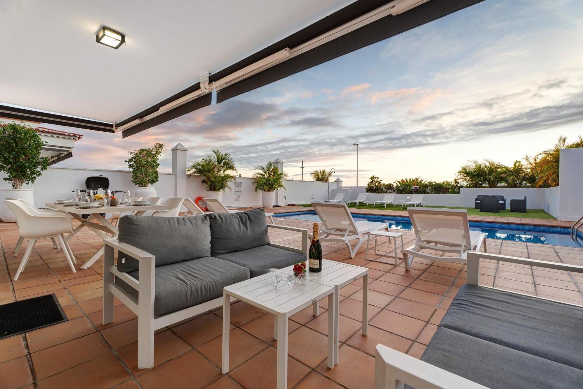 Espectacular Villa Aurora By Paramount Holidays 푸에르토 데 산티아고 외부 사진